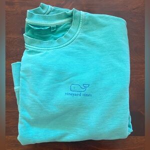 Vineyard vines medium teal and blue sweatshirt